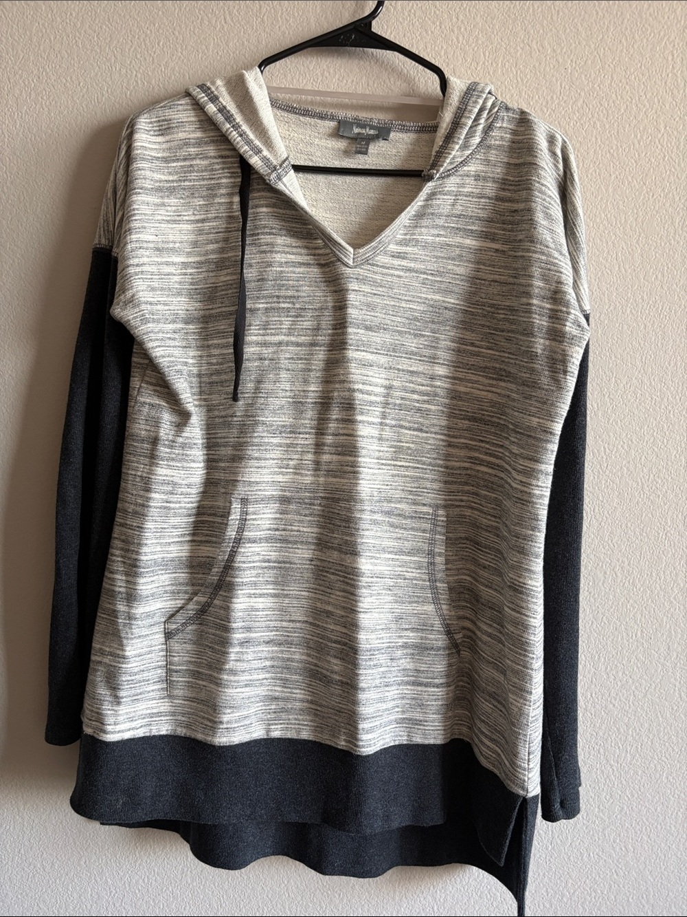 Neiman Marcus Hooded Sweetshirt Gray Black Trim Kangaroo Pocket Size M